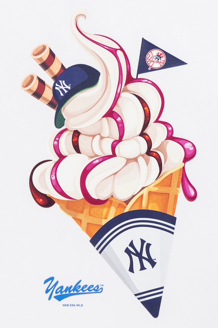 New Era เสื้อยืดแขนสั้นรุ่น New Era Soft Serve White Oversized Short Sleeve Tee