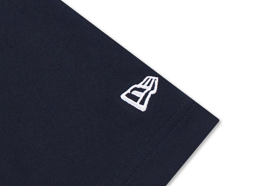 New Era เสื้อยืดแขนสั้นรุ่น New York Yankees Patchwork Graphic Black Oversized Short Sleeve Tee