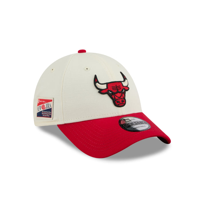 หมวกแก๊ป New Era รุ่น Chicago Bulls League Mix Game Day 2-Tone Scarlet Red Visor Chrome White 9Forty Cap