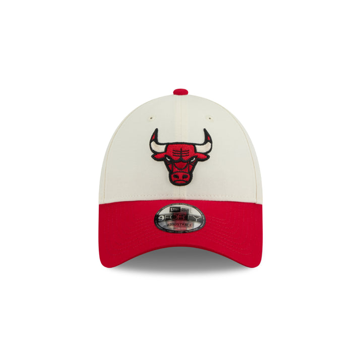 หมวกแก๊ป New Era รุ่น Chicago Bulls League Mix Game Day 2-Tone Scarlet Red Visor Chrome White 9Forty Cap