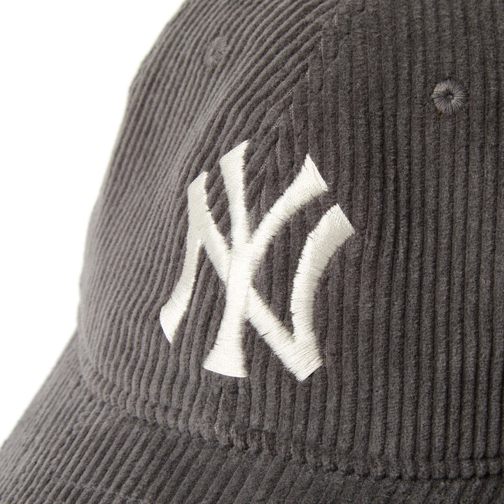 New Era หมวกรุ่น New York Yankees Corduroy Gray 9Twenty Cap