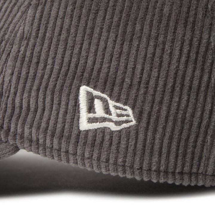 New Era หมวกรุ่น New York Yankees Corduroy Gray 9Twenty Cap