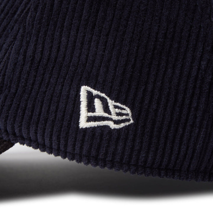 New Era หมวกรุ่น Atlanta Braves Corduroy Navy And Black 9Twenty Capp