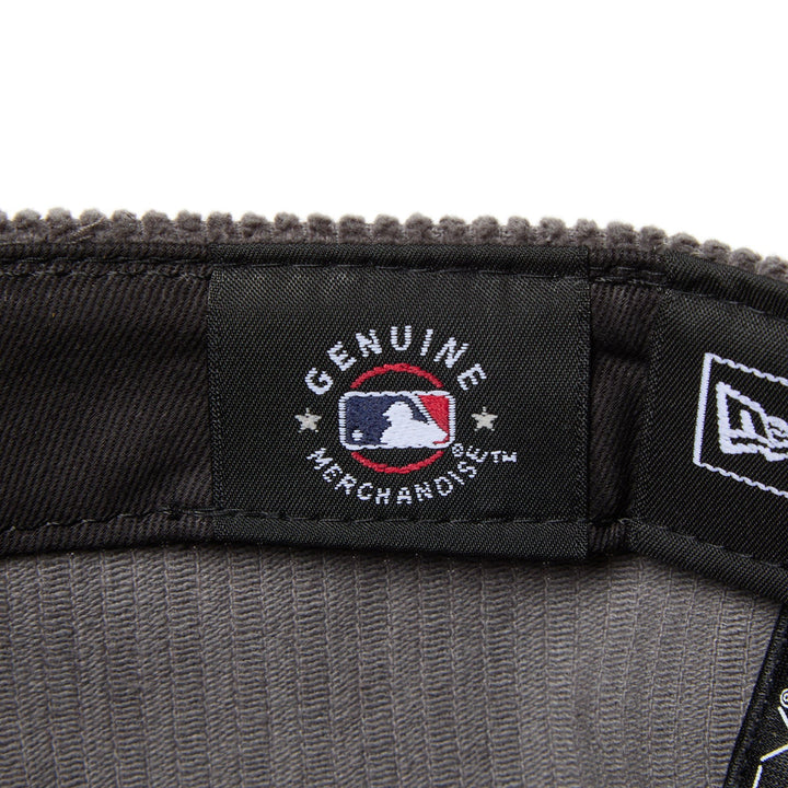 New Era หมวกรุ่น Chicago White Sox Corduroy Gray And Black 59Fifty Cap