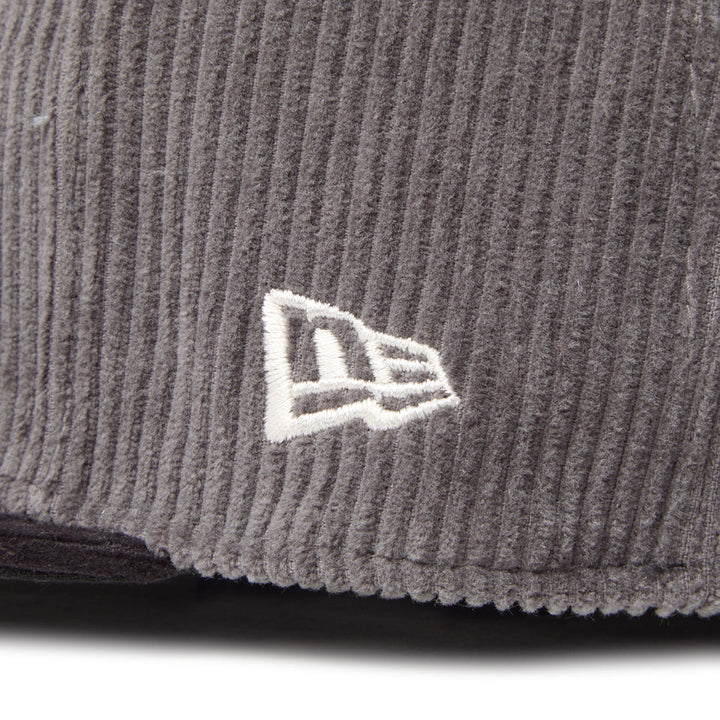 New Era หมวกรุ่น Chicago White Sox Corduroy Gray And Black 59Fifty Cap