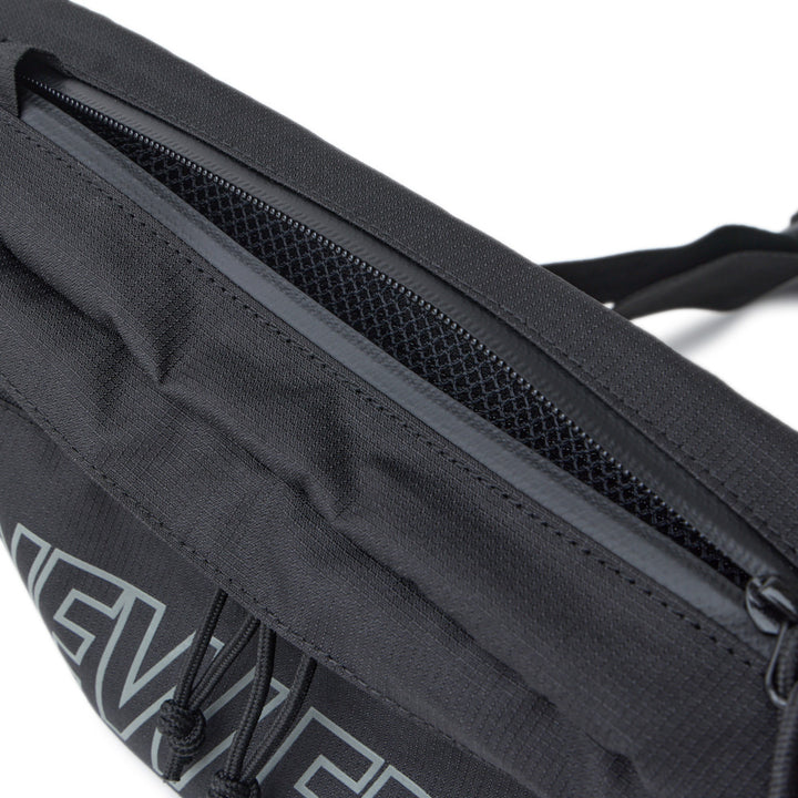 New Era กระเป๋า รุ่น NEW ERA CORE BLACK EXPLORER WAIST BAG