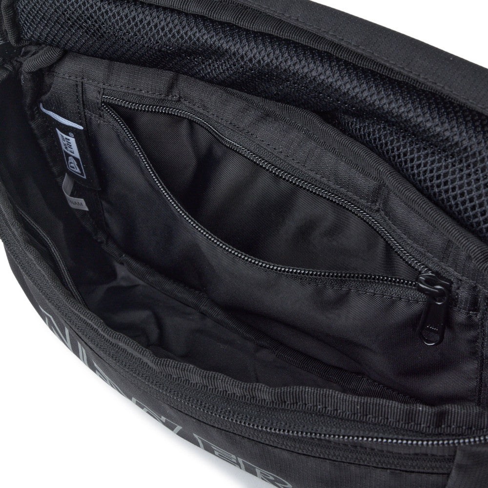 New Era กระเป๋า รุ่น NEW ERA CORE BLACK EXPLORER WAIST BAG