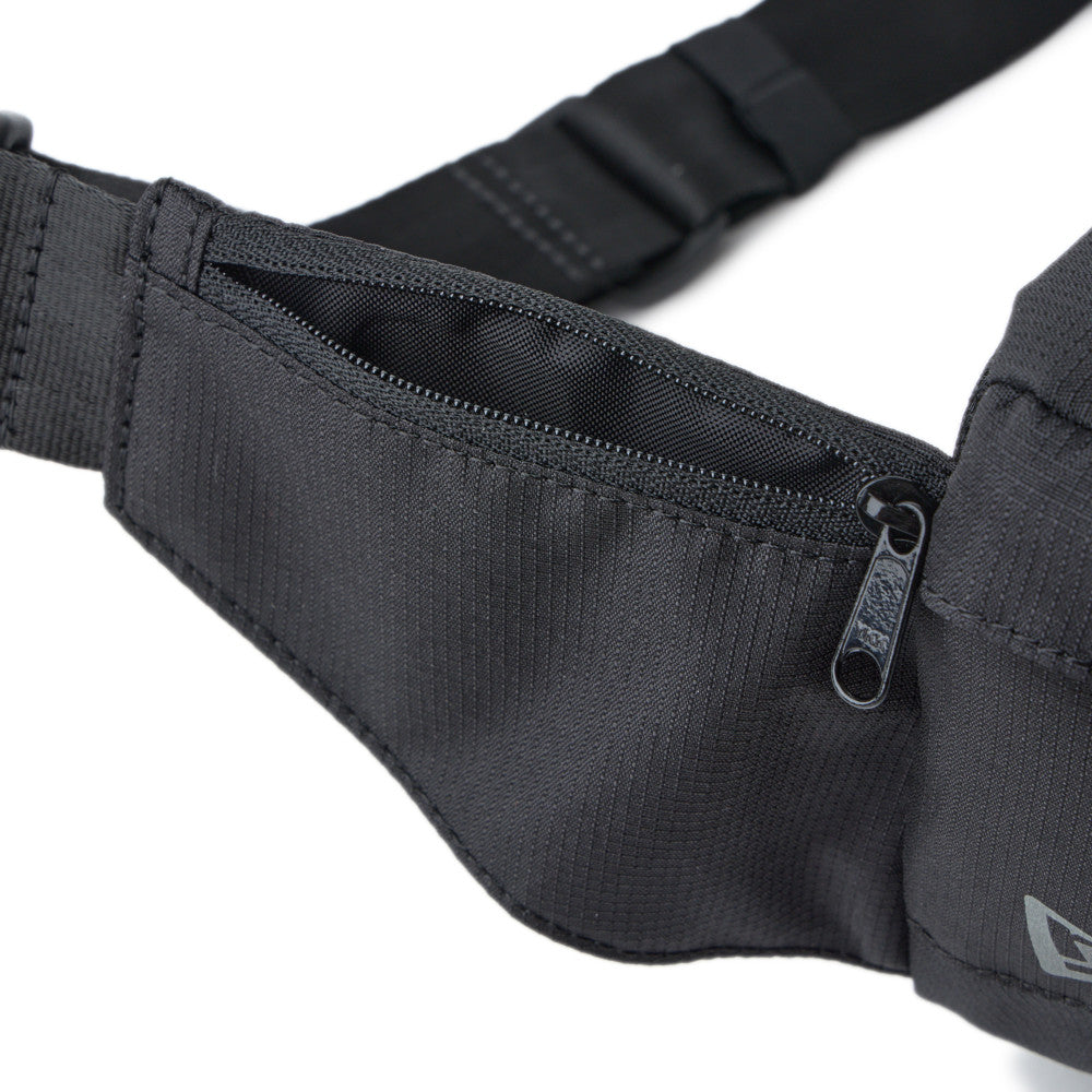 New Era กระเป๋า รุ่น NEW ERA CORE BLACK EXPLORER WAIST BAG