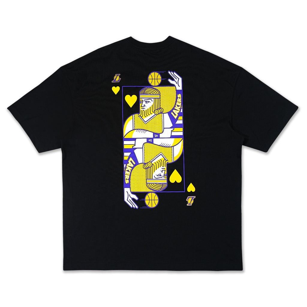 เสื้อโอเวอร์ไซส์ New Era รุ่น Los Angeles Lakers Playing Cards Black Oversized Short Sleeve Tee