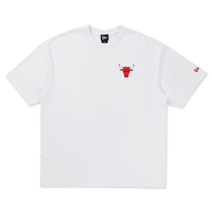 เสื้อโอเวอร์ไซส์ New Era รุ่น Chicago Bulls Playing Cards White Oversized Short Sleeve Tee