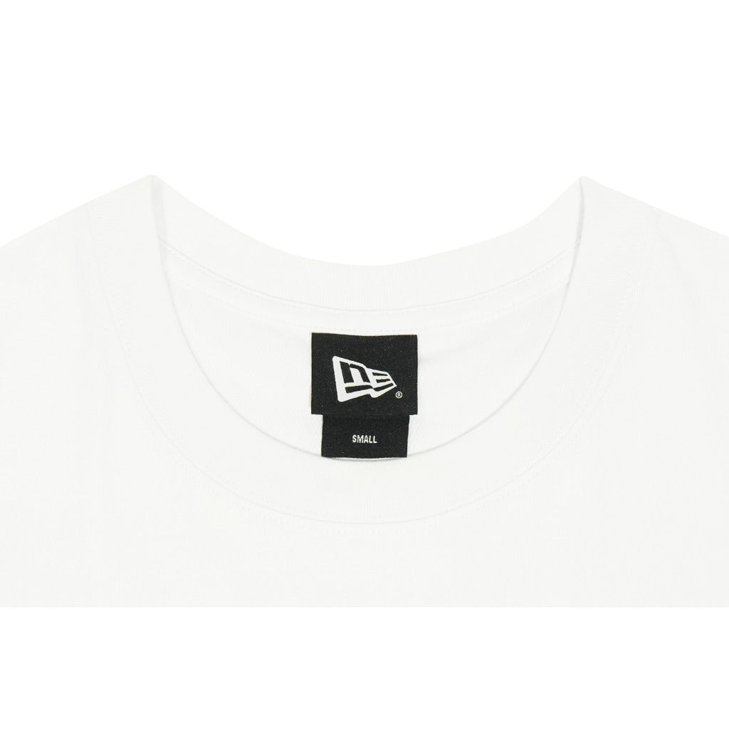 เสื้อโอเวอร์ไซส์ New Era รุ่น New York Giants NFL Restro White Oversized Short Sleeve T-Shirt