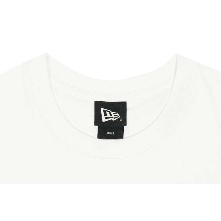 เสื้อโอเวอร์ไซส์ New Era รุ่น New York Giants NFL Restro White Oversized Short Sleeve T-Shirt