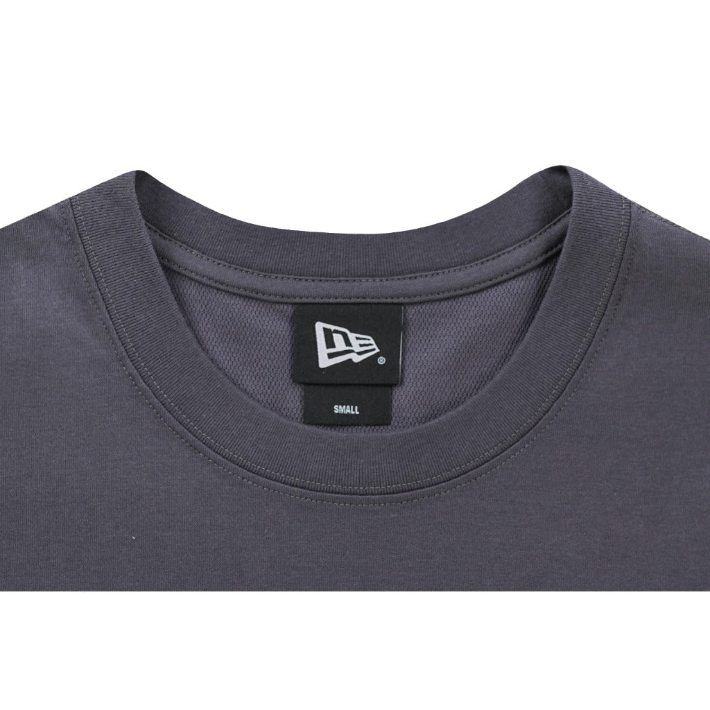 เสื้อโอเวอร์ไซส์ New Era รุ่น Las Vegas Raiders NFL Restro Graphite Oversized Short Sleeve T-Shirt