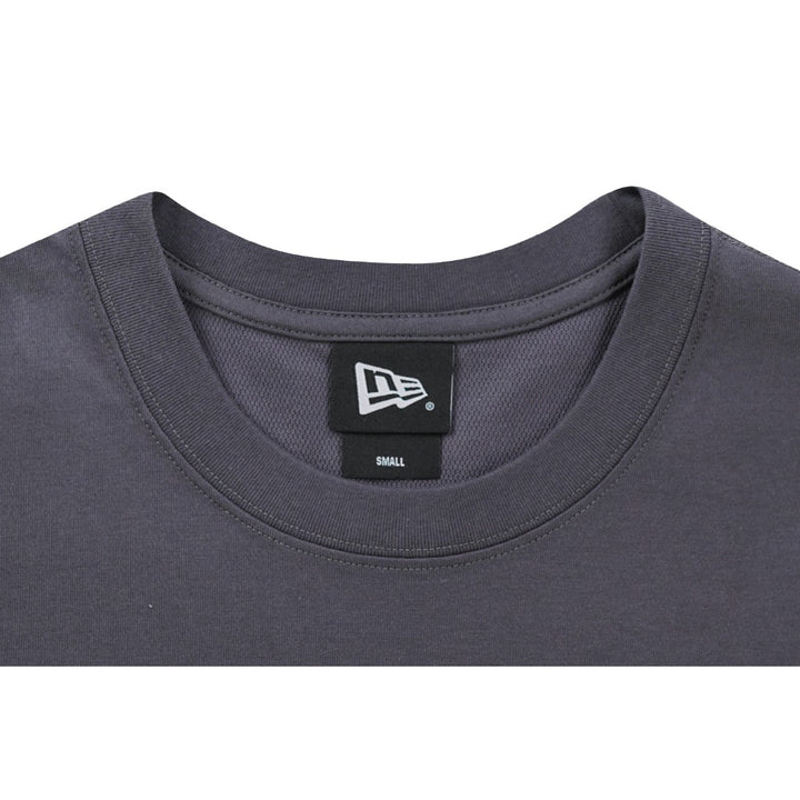 เสื้อโอเวอร์ไซส์ New Era รุ่น Las Vegas Raiders NFL Restro Graphite Oversized Short Sleeve T-Shirt
