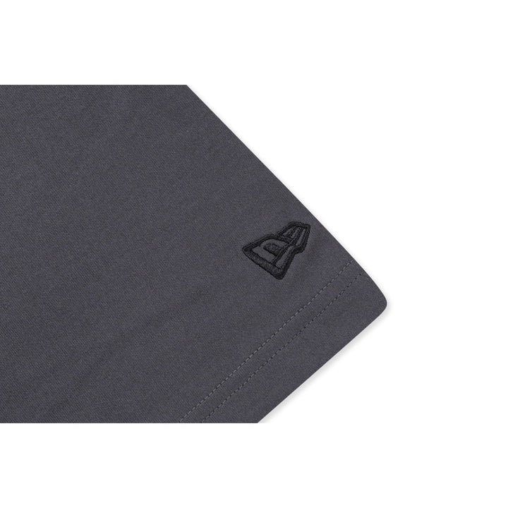 เสื้อโอเวอร์ไซส์ New Era รุ่น Las Vegas Raiders NFL Restro Graphite Oversized Short Sleeve T-Shirt