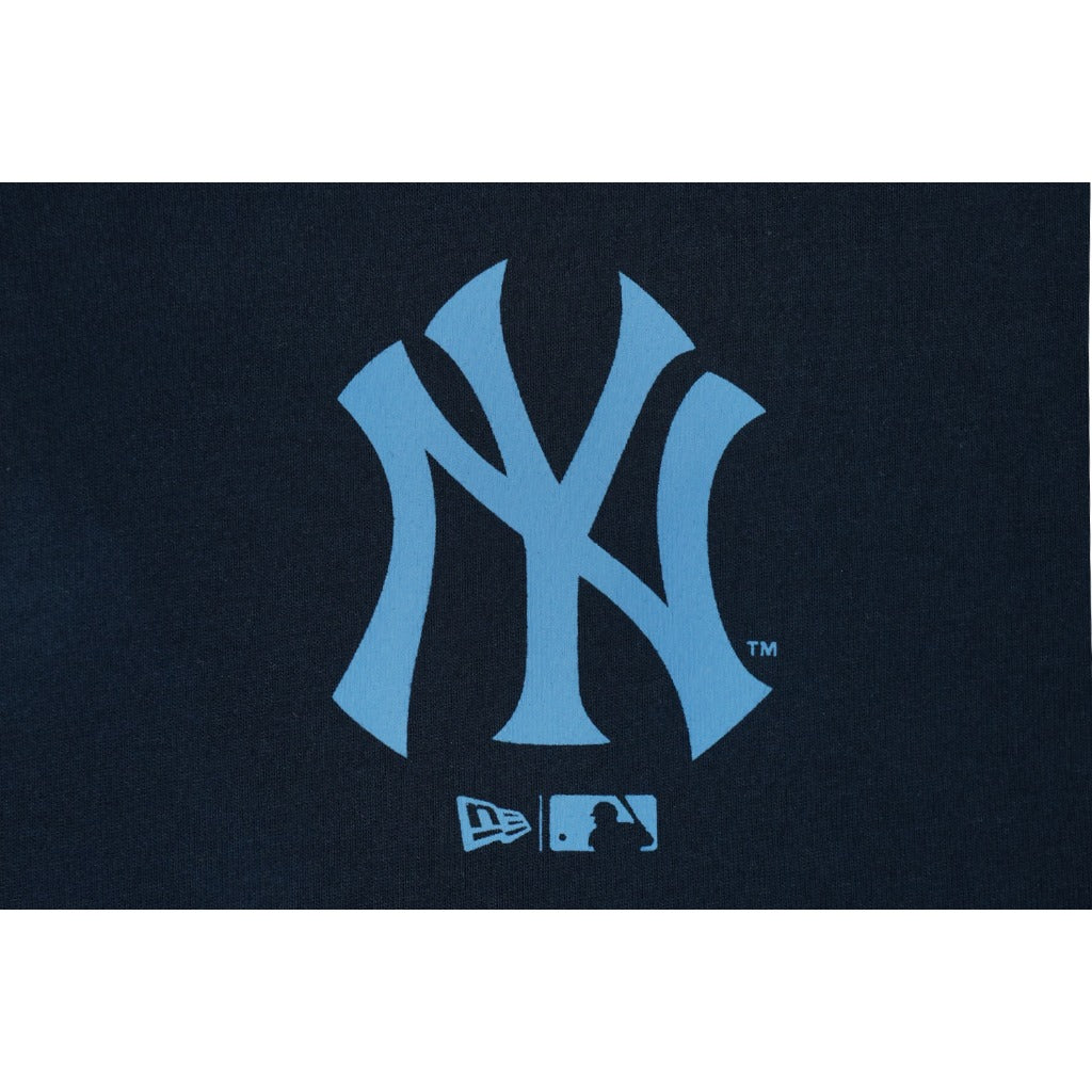 เสื้อโอเวอร์ไซส์ New Era รุ่น New York Yankees Assorted Graphic Donut Oceanside Blue Oversized Short Sleeve T-Shirt