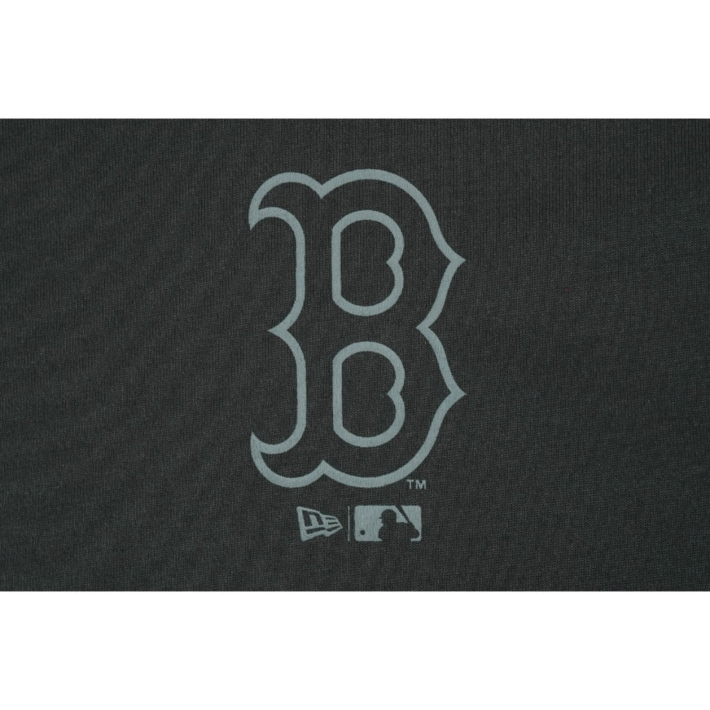 เสื้อโอเวอร์ไซส์ New Era รุ่น Boston Red Sox Assorted Graphic Burger Steel Clouds Gray Oversized Short Sleeve T-Shirt