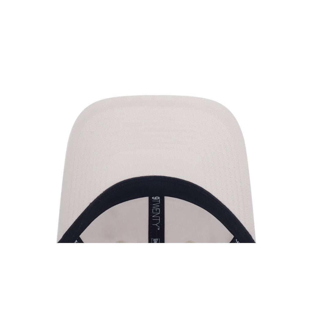 หมวกแก๊ป New Era รุ่น New York Yankees Metal Badge Matte Brushed Ivory 9Twenty Small Cap