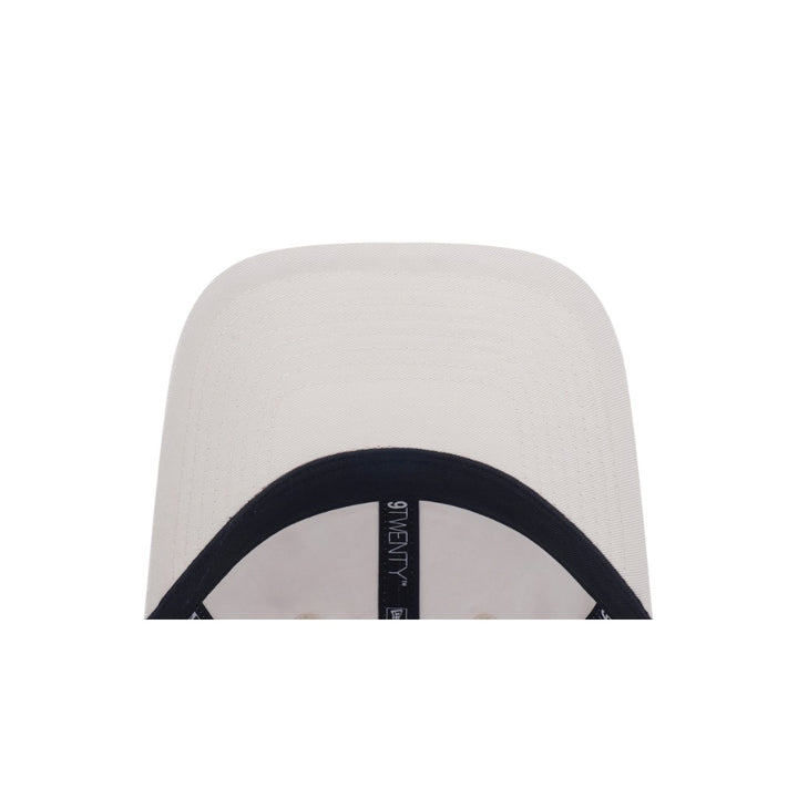 หมวกแก๊ป New Era รุ่น New York Yankees Metal Badge Matte Brushed Ivory 9Twenty Small Cap