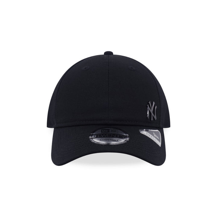 หมวกแก๊ป New Era รุ่น New York Yankees Metal Badge Black Matte Brushed 9Twenty Small Cap