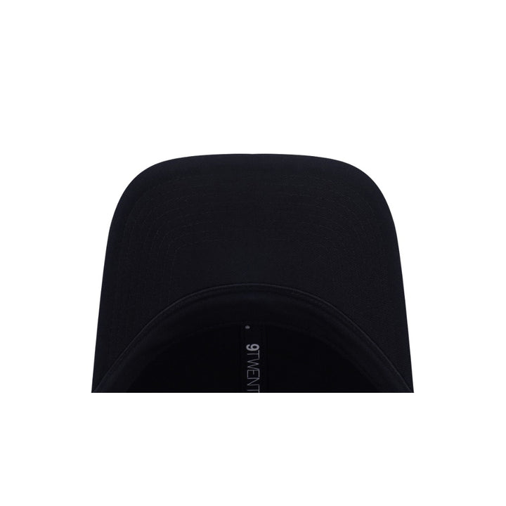 หมวกแก๊ป New Era รุ่น New York Yankees Metal Badge Black Matte Brushed 9Twenty Small Cap