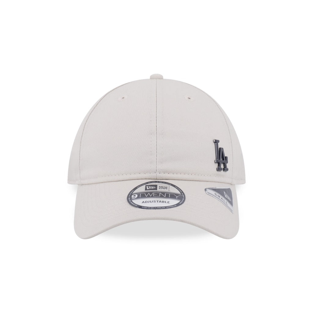 หมวกแก๊ป New Era รุ่น Los Angeles Dodgers Metal Badge Matte Brushed Ivory 9Twenty Small Cap
