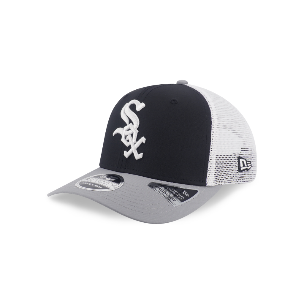 หมวกแก๊ป New Era รุ่น Chicago White Sox 9Seventy Trucker FW26 Black/ Gray 9Seventy Stretch Snap Cap
