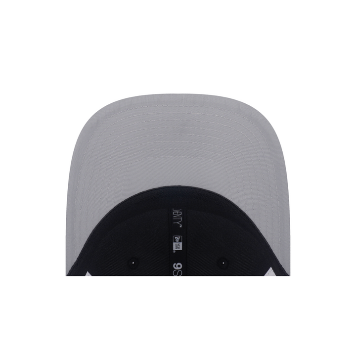 หมวกแก๊ป New Era รุ่น Chicago White Sox 9Seventy Trucker FW26 Black/ Gray 9Seventy Stretch Snap Cap