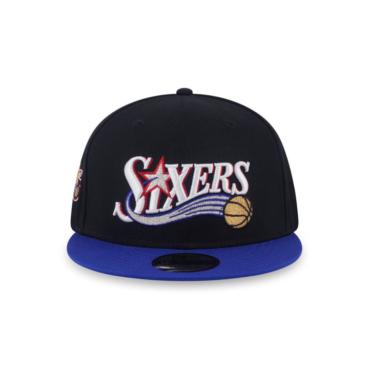 หมวกแก๊ป New Era รุ่น Philadelphia 76ers NBA Hardwood Classics 2-Tone Majestic Blue Visor Black 9Fifty Cap