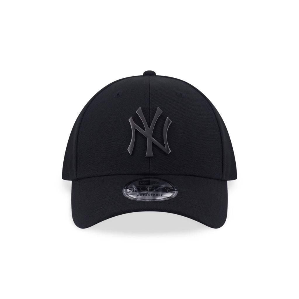 หมวกแก๊ป New Era รุ่น New York Yankees Metal Badge Matte Brushed Black 9Forty Cap