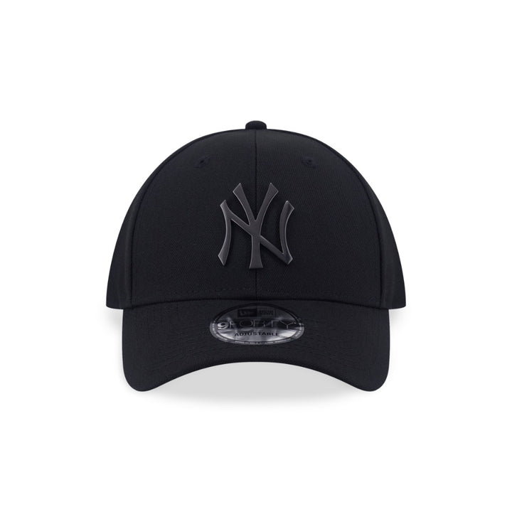 หมวกแก๊ป New Era รุ่น New York Yankees Metal Badge Matte Brushed Black 9Forty Cap