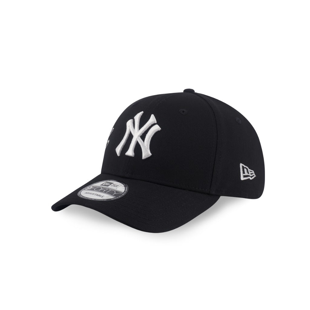 หมวกแก๊ป New Era รุ่น New York Yankees Cross Panels Script Black 9Forty Cap