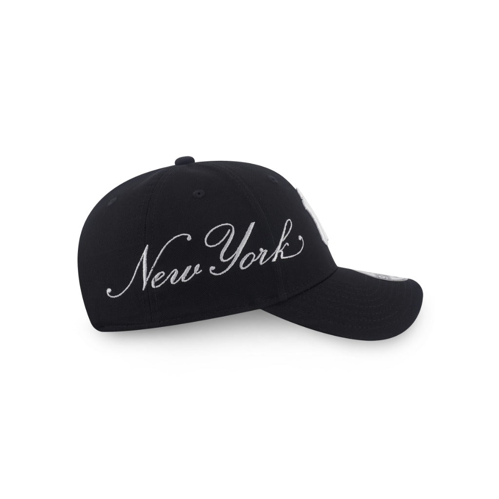 หมวกแก๊ป New Era รุ่น New York Yankees Cross Panels Script Black 9Forty Cap