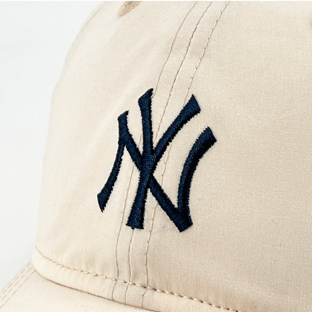 หมวกแก๊ป New Era รุ่น New York Yankees Typewriter Beige 9Twenty Cap