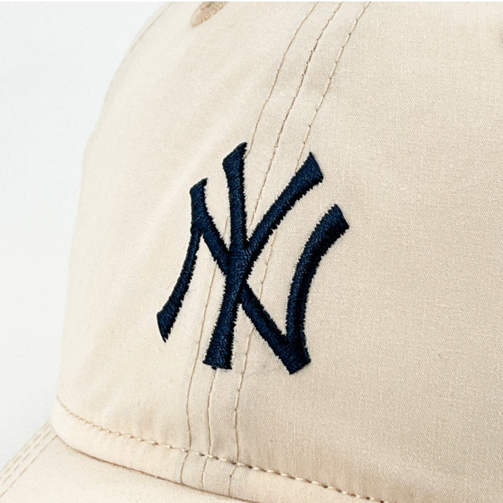 หมวกแก๊ป New Era รุ่น New York Yankees Typewriter Beige 9Twenty Cap