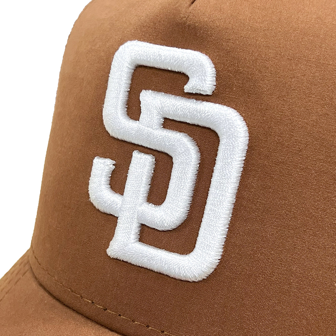 หมวกแก๊ป New Era รุ่น San Diego Padres Typewriter Brown 9Forty A-Frame Trucker Cap