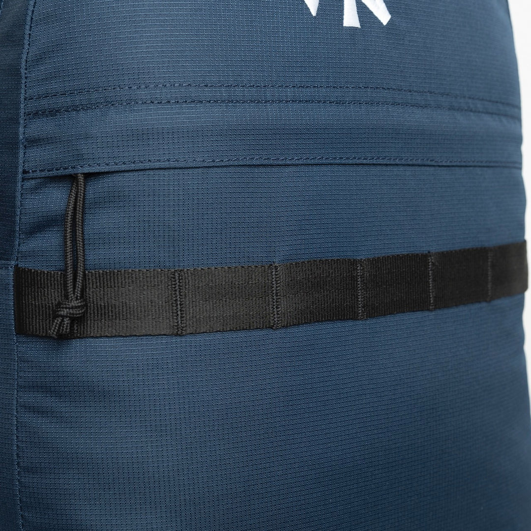 NEW YORK YANKEES NAVY 35L CARRIER PACK