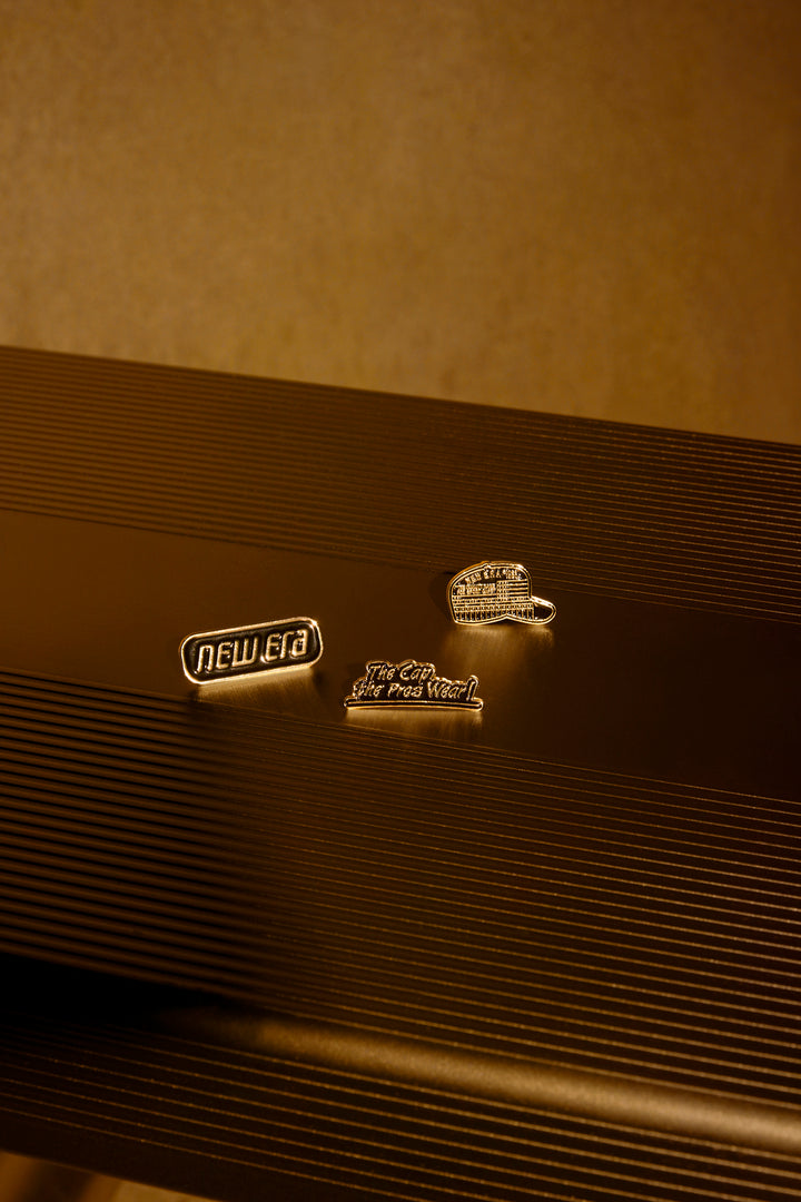 New Era เข็มติดหมวกรุ่น New Era 59FIFTY Day 2025 NE 3 Pack Black and Gold Pin