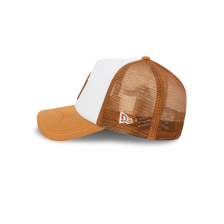 หมวกแก๊ป New Era รุ่น New York Yankees Earthtones World Series 2-Tone Toasted Peanut Visor White 9Forty AF Trucker Cap