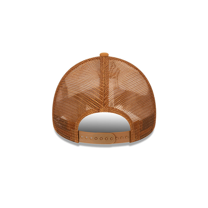 หมวกแก๊ป New Era รุ่น New York Yankees Earthtones World Series 2-Tone Toasted Peanut Visor White 9Forty AF Trucker Cap