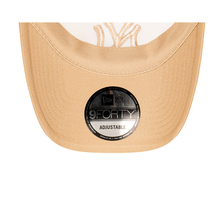 หมวกแก๊ป New Era รุ่น New York Yankees Earthtones World Series 2-Tone Camel Visor White 9Forty AF Trucker Cap