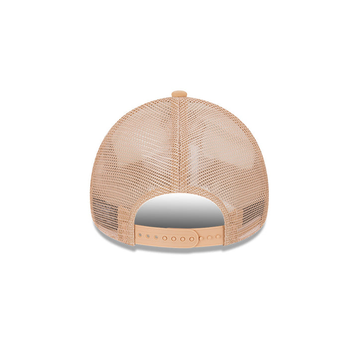 หมวกแก๊ป New Era รุ่น New York Yankees Earthtones World Series 2-Tone Camel Visor White 9Forty AF Trucker Cap