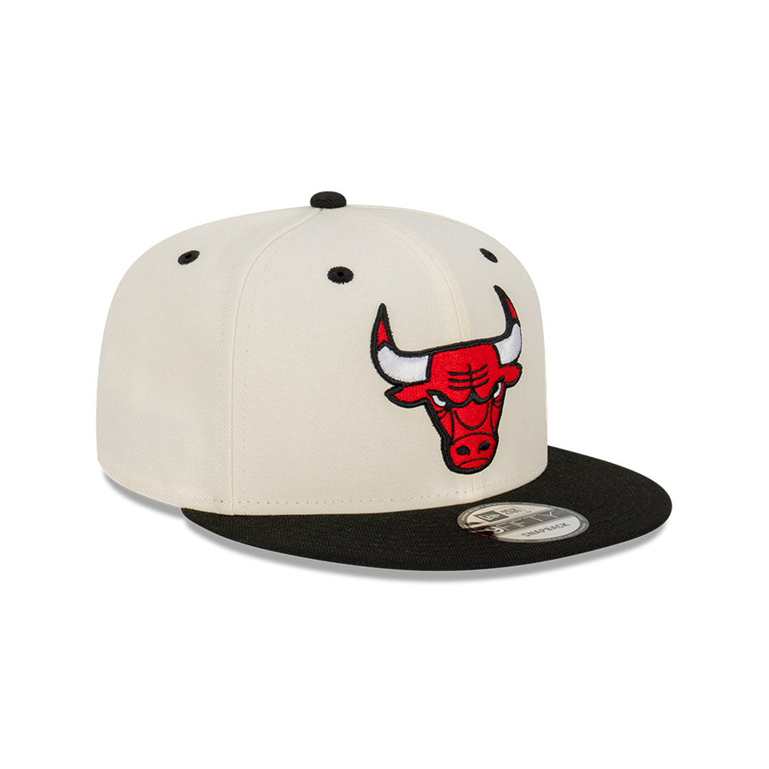 New Era หมวกรุ่น Chicago Bulls 2-Tone Black Visor Chrome White 9Fifty Cap