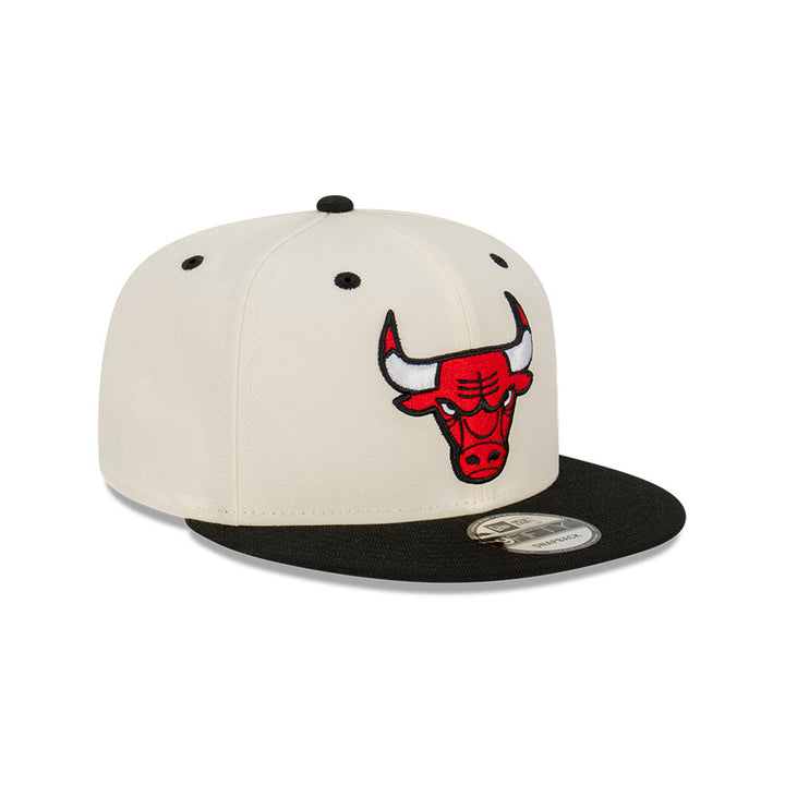 New Era หมวกรุ่น Chicago Bulls 2-Tone Black Visor Chrome White 9Fifty Cap
