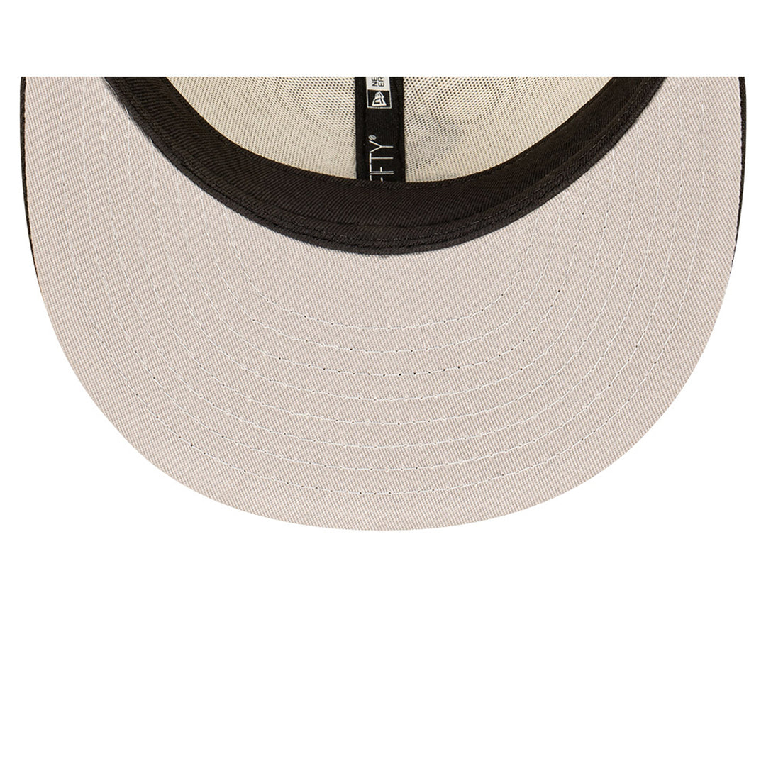 New Era หมวกรุ่น Chicago Bulls 2-Tone Black Visor Chrome White 9Fifty Cap