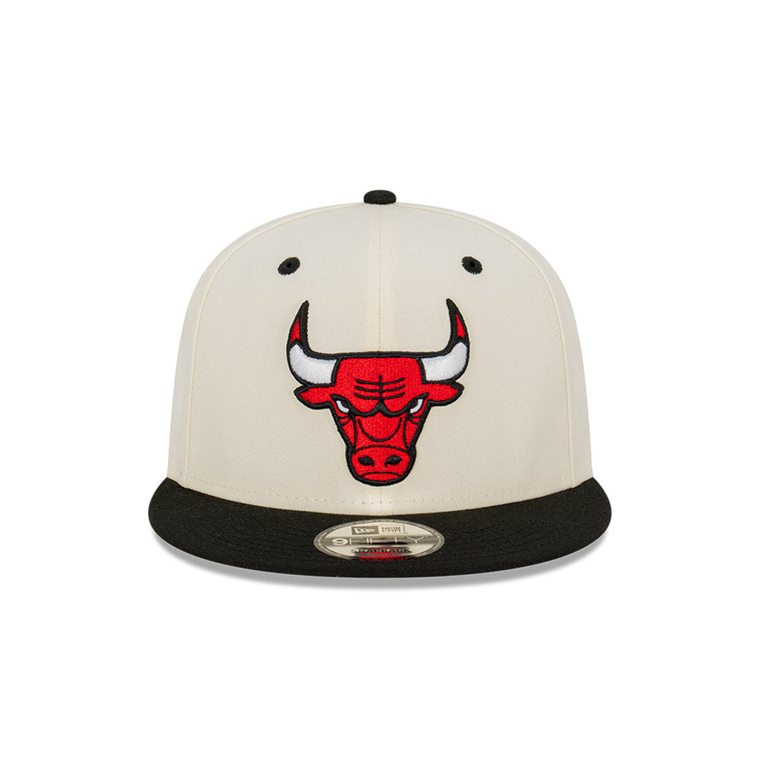 New Era หมวกรุ่น Chicago Bulls 2-Tone Black Visor Chrome White 9Fifty Cap