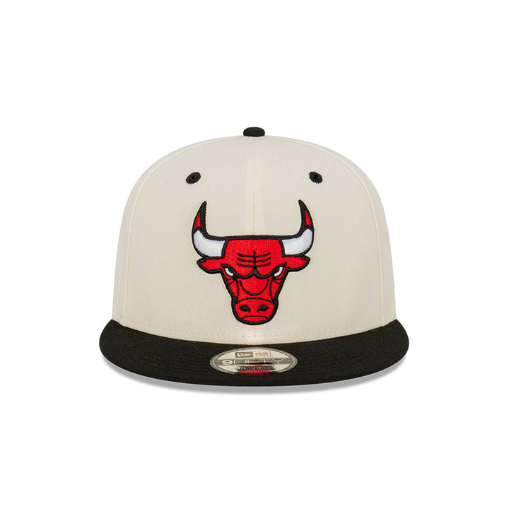 New Era หมวกรุ่น Chicago Bulls 2-Tone Black Visor Chrome White 9Fifty Cap