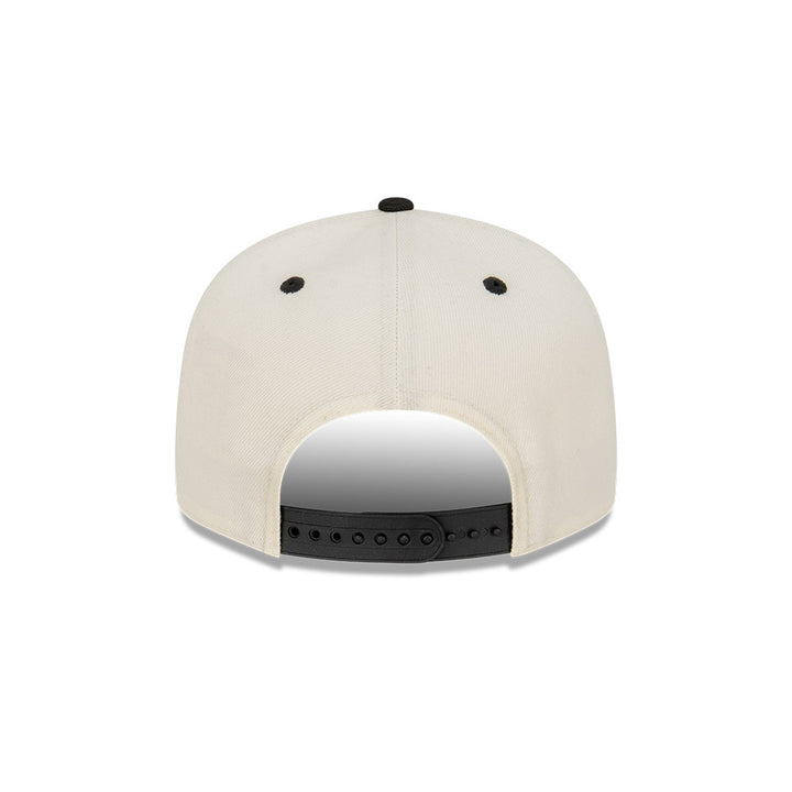 New Era หมวกรุ่น Chicago Bulls 2-Tone Black Visor Chrome White 9Fifty Cap