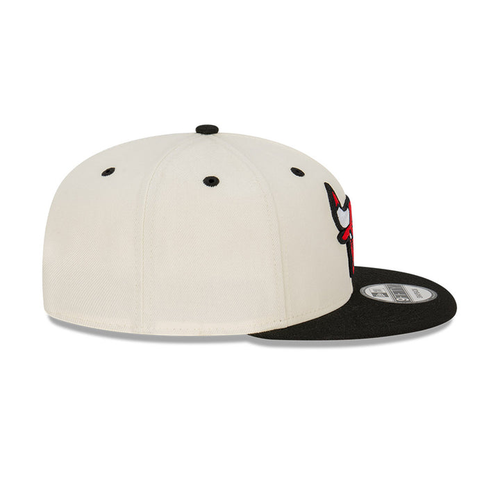 New Era หมวกรุ่น Chicago Bulls 2-Tone Black Visor Chrome White 9Fifty Cap