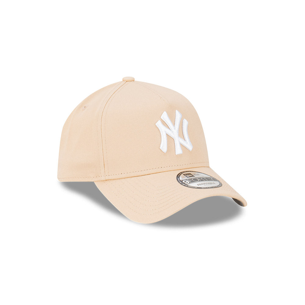 NEW ERA หมวกรุ่น NEW YORK YANKEES OATMILK 9FORTY AF CAP